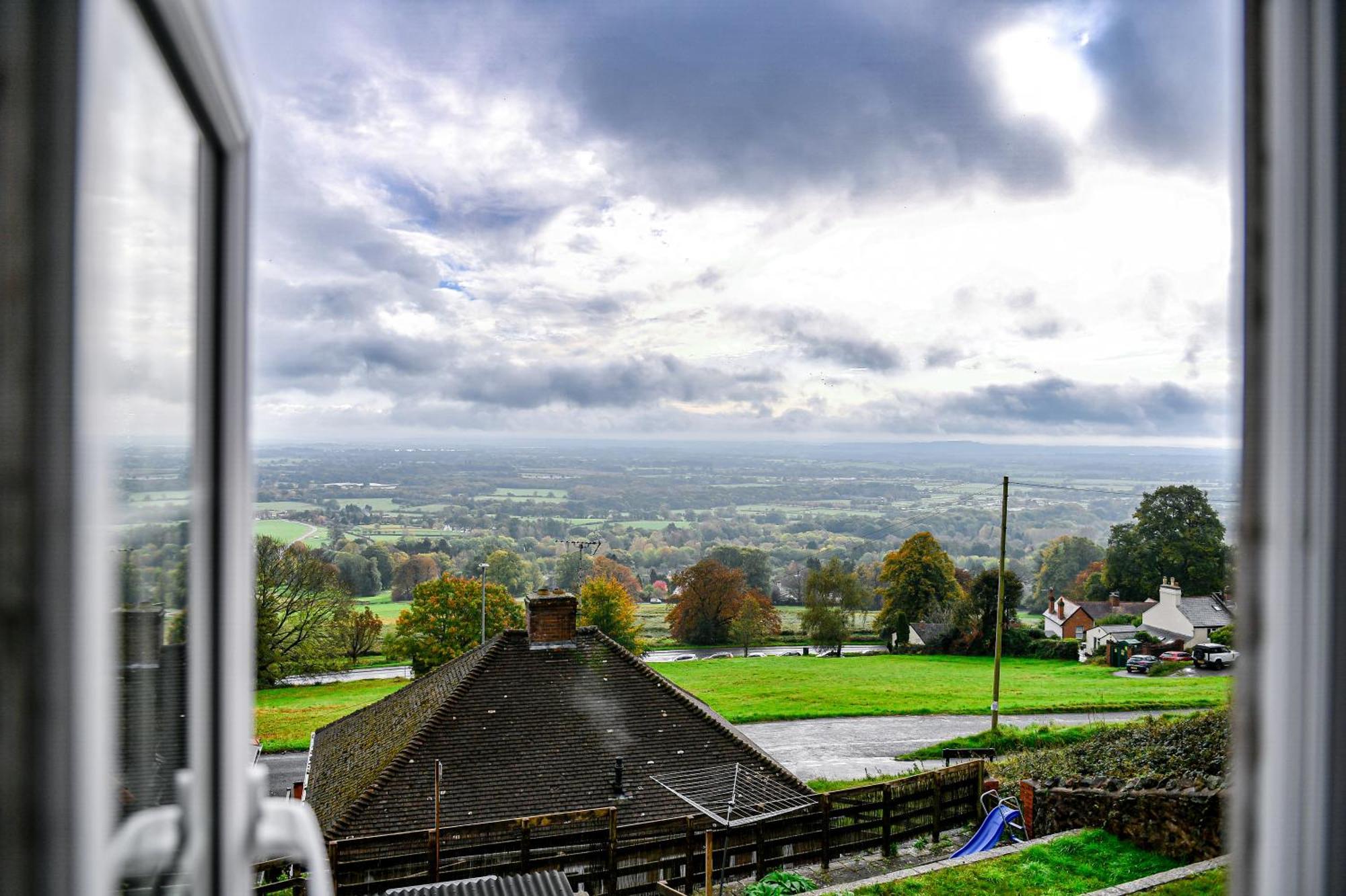 Charming Malvern Cottage With Outstanding Views Malvern Wells Bagian luar foto
